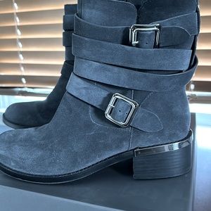 Vince Camuto Size 8.5 gray suede moto bootie